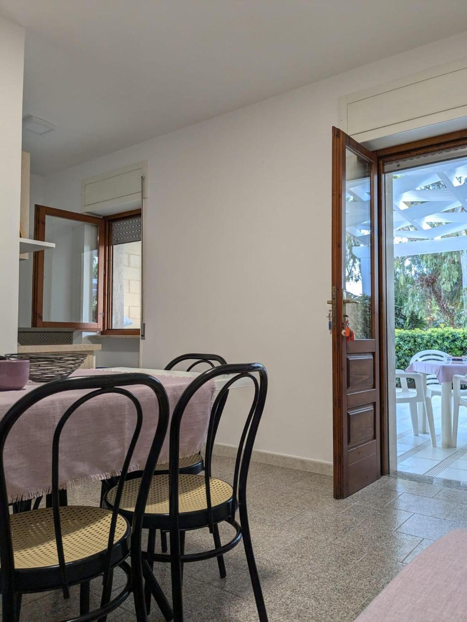 Albatro Mare Apartment มารีนา ดี มันกาแวร์ซา ภายนอก รูปภาพ