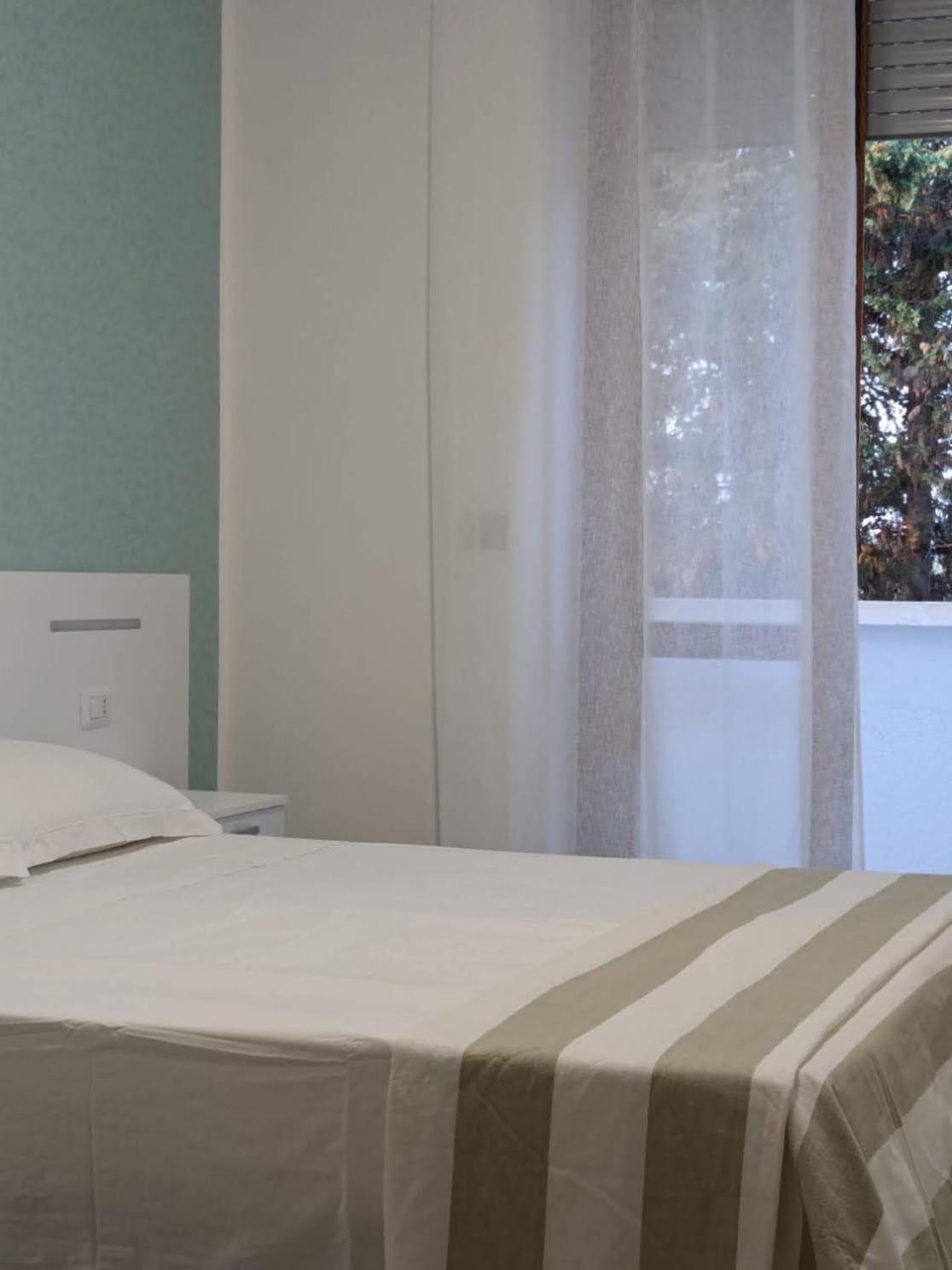 Albatro Mare Apartment มารีนา ดี มันกาแวร์ซา ภายนอก รูปภาพ