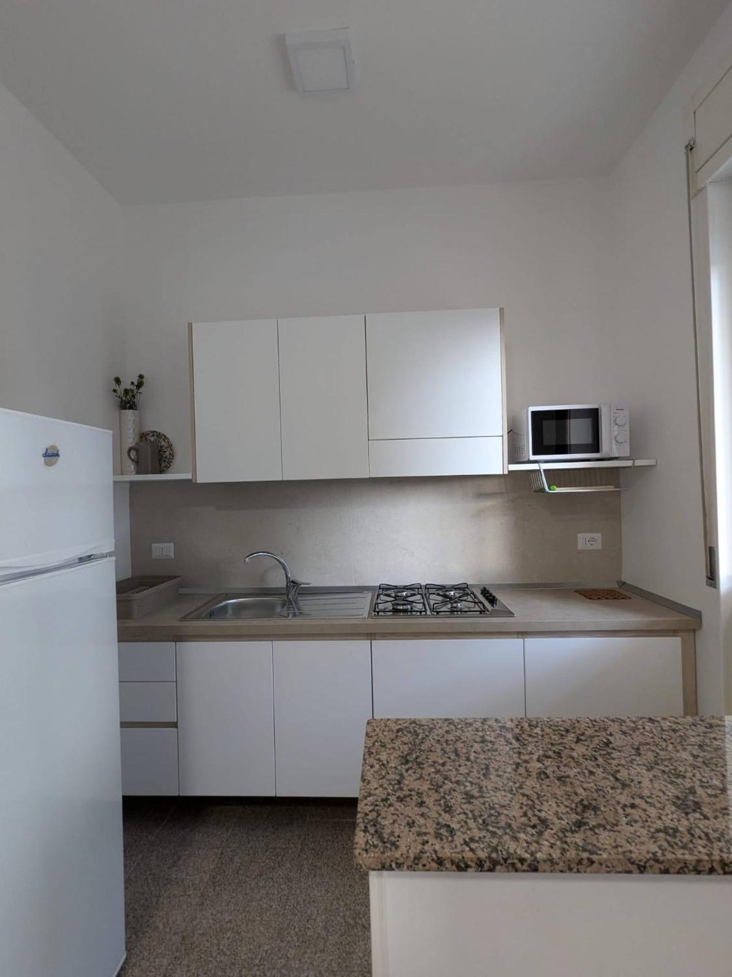 Albatro Mare Apartment มารีนา ดี มันกาแวร์ซา ภายนอก รูปภาพ
