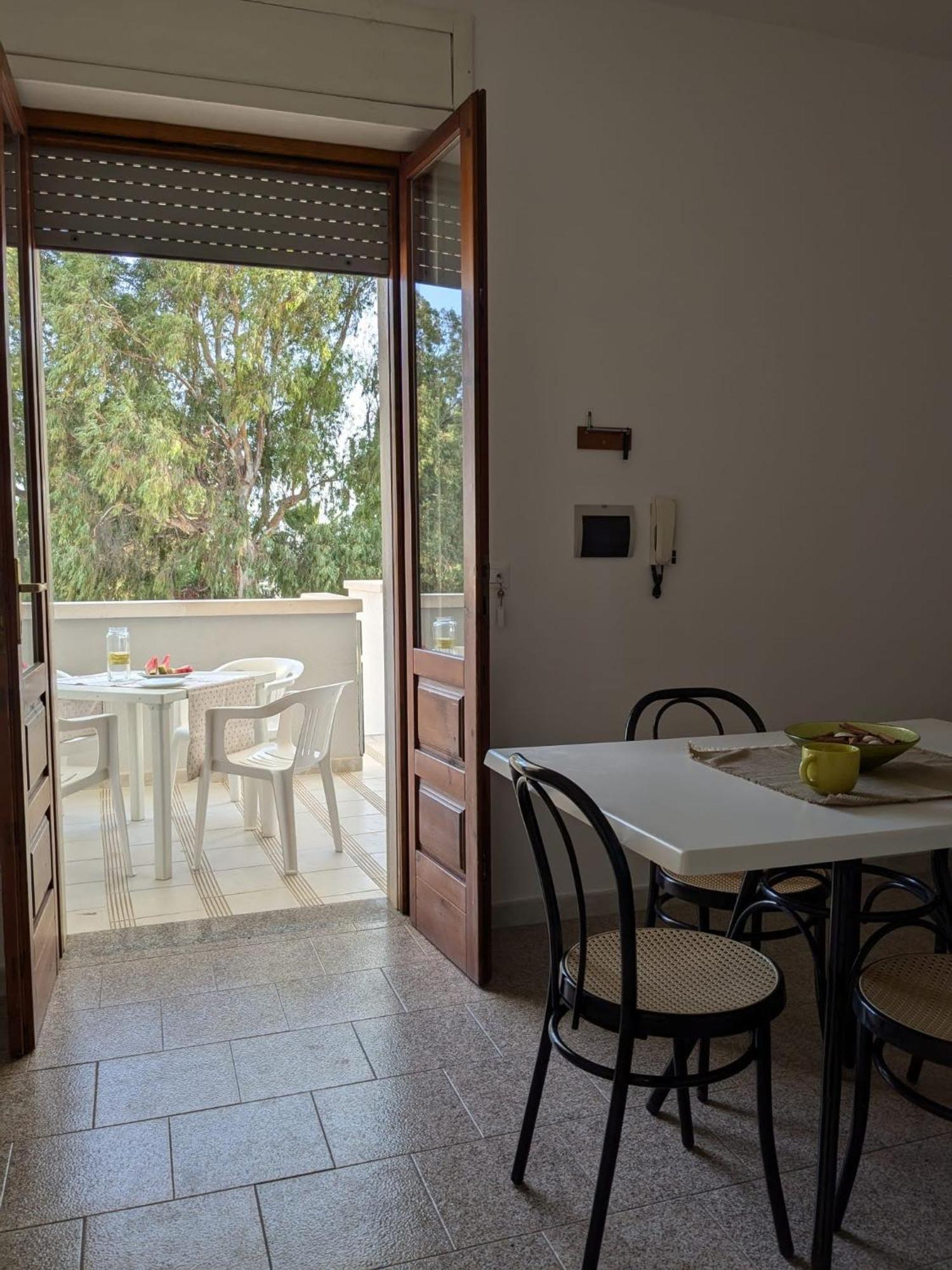 Albatro Mare Apartment มารีนา ดี มันกาแวร์ซา ภายนอก รูปภาพ