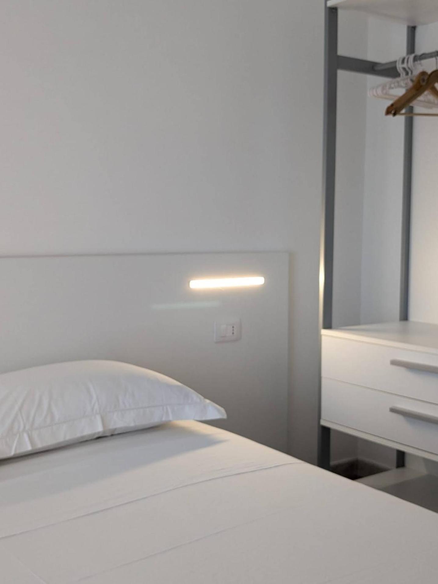 Albatro Mare Apartment มารีนา ดี มันกาแวร์ซา ภายนอก รูปภาพ